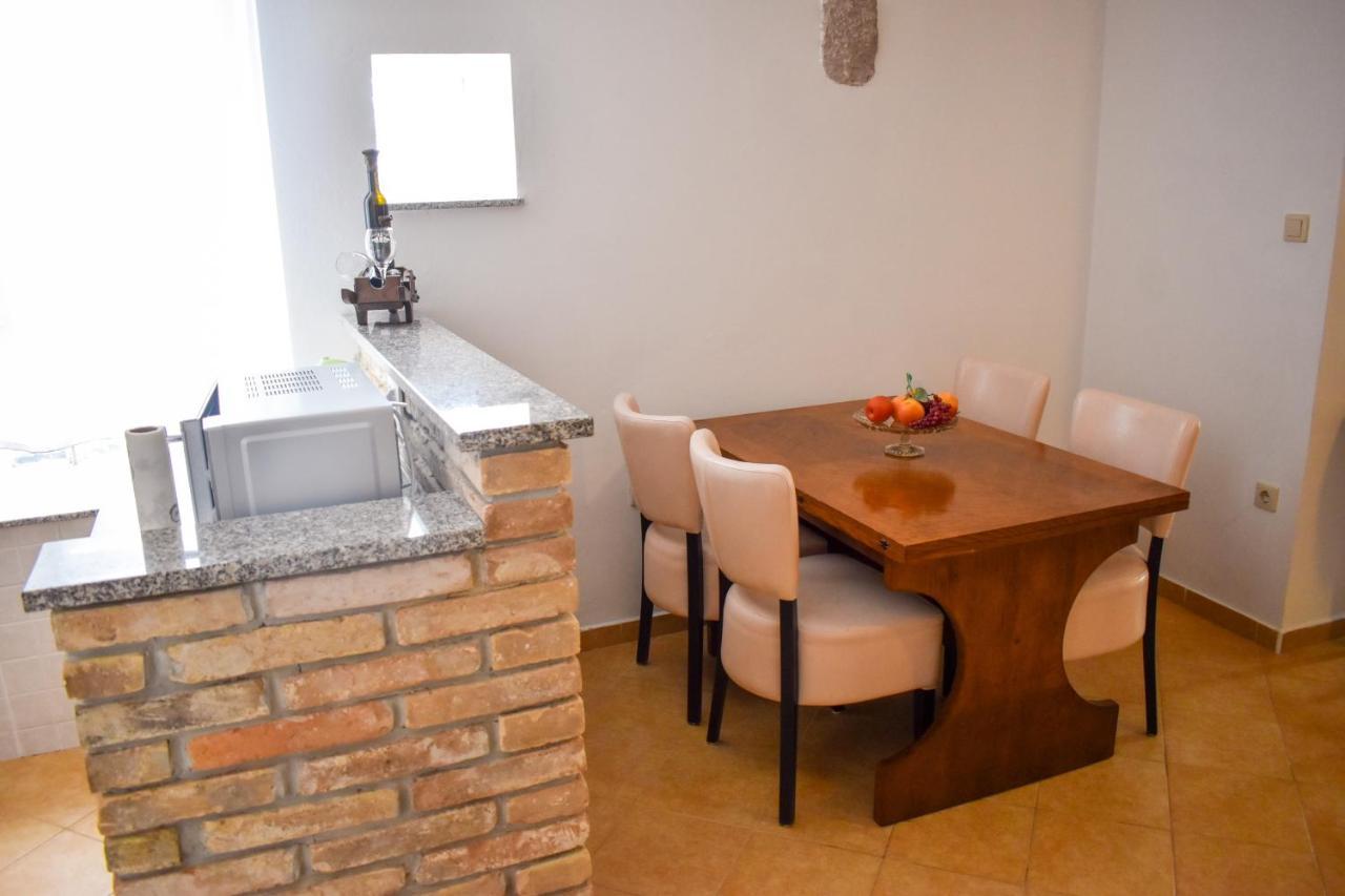 Apartmani Amra Novi Vinodolski Exterior foto