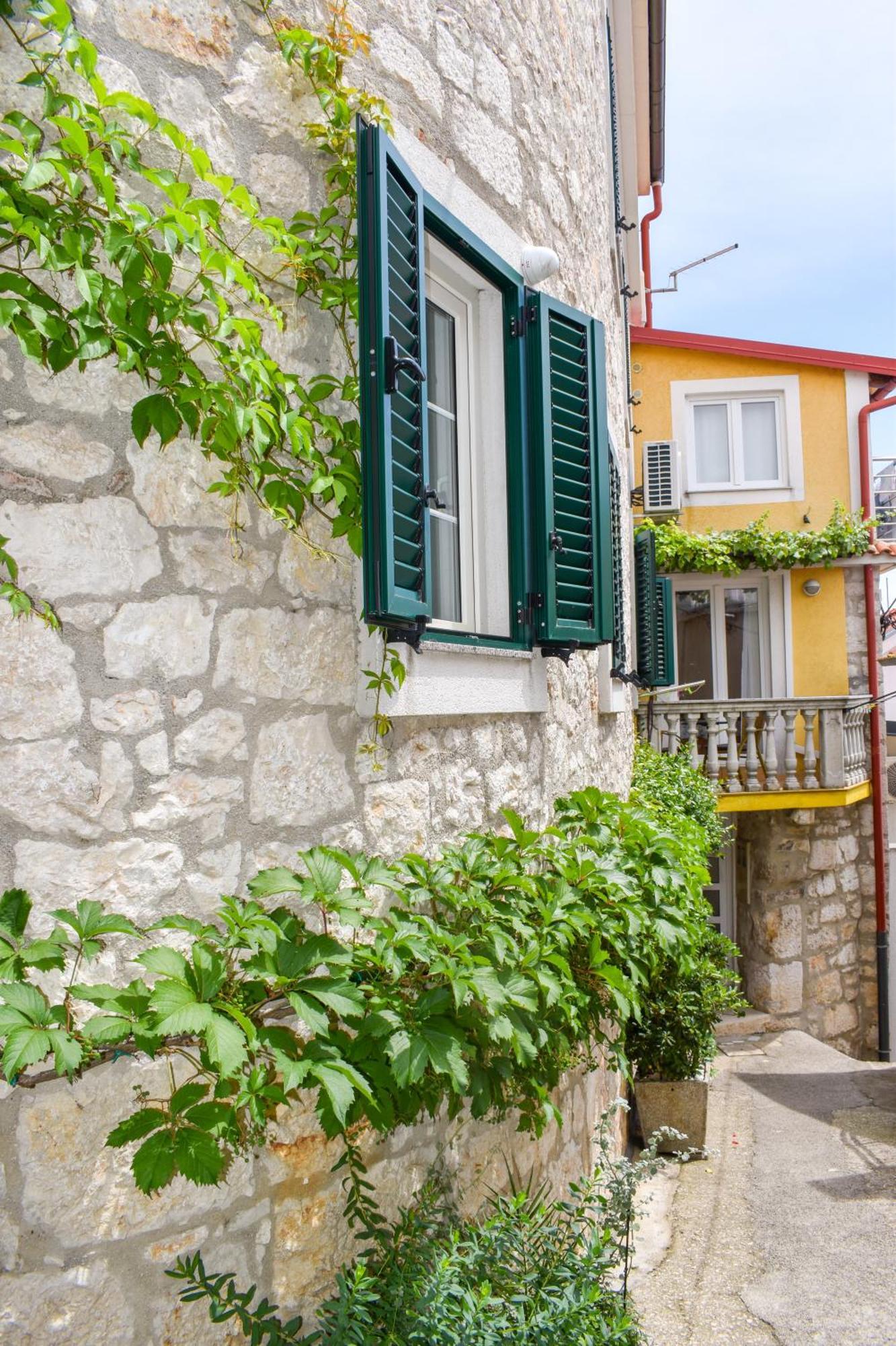 Apartmani Amra Novi Vinodolski Exterior foto